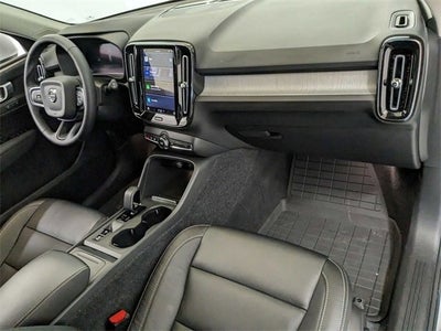 2023 Volvo XC40 Core