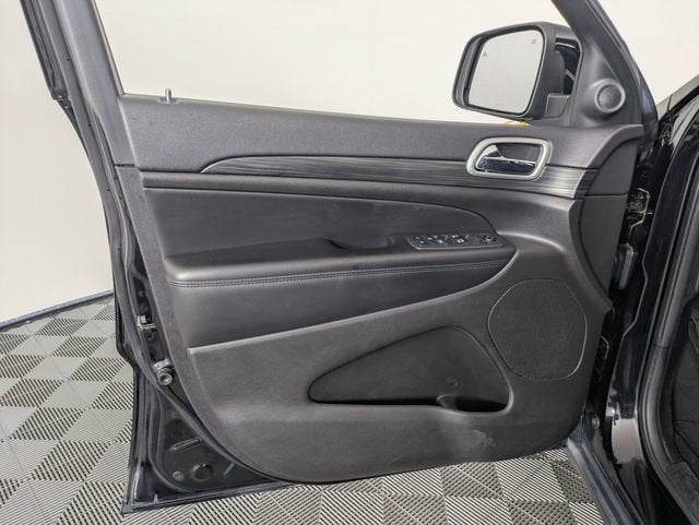 2019 Jeep Grand Cherokee Laredo E 4x2