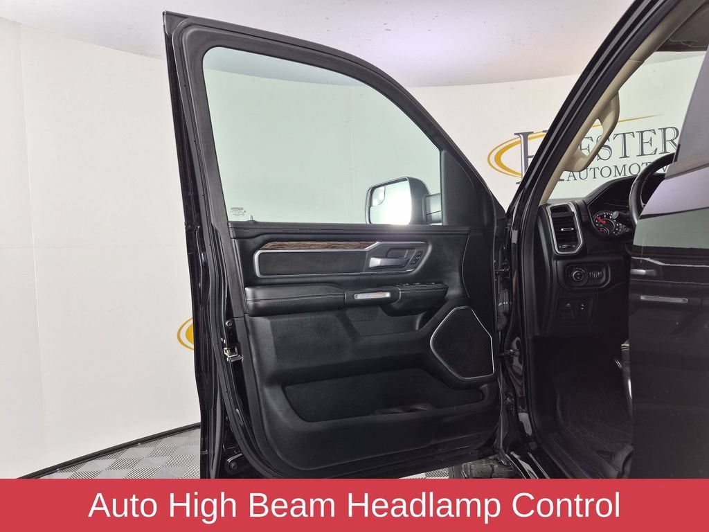 2019 RAM 1500 Laramie Crew Cab 4x4 5'7" Box