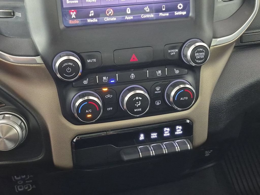 2019 RAM 1500 Laramie Crew Cab 4x4 5'7" Box