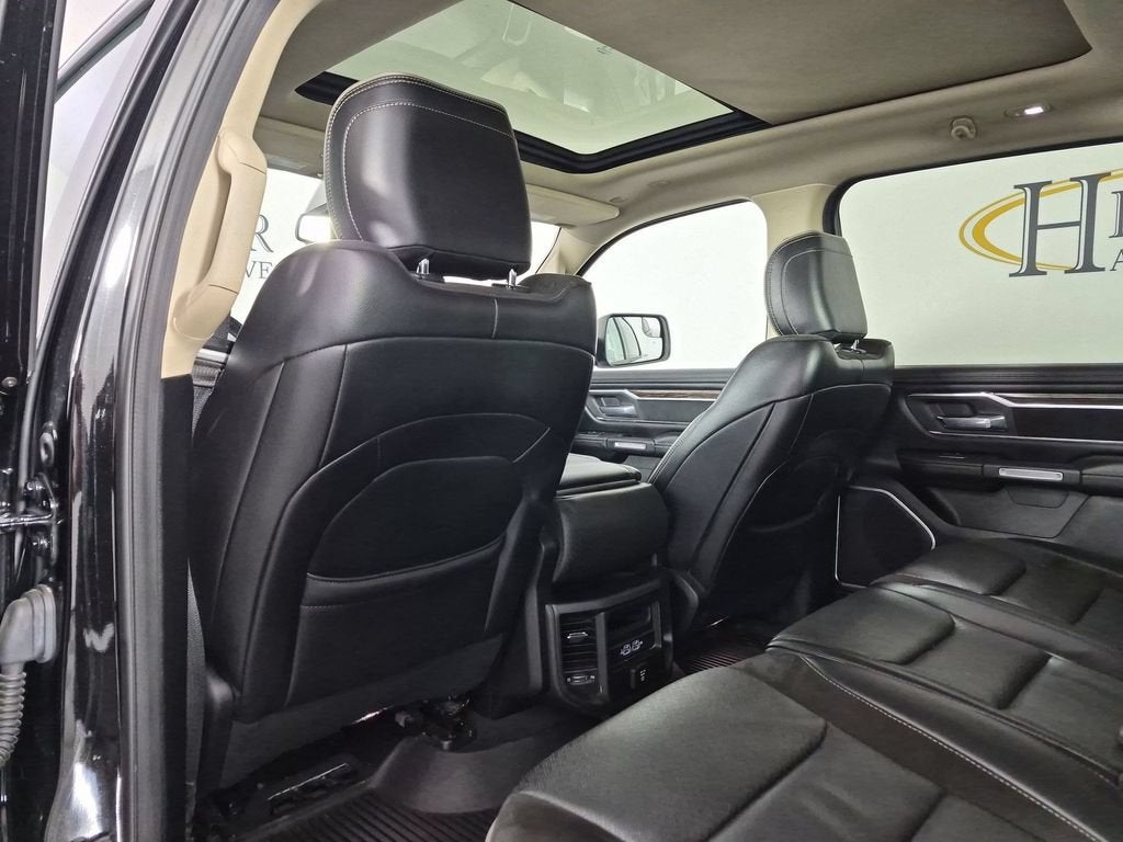 2019 RAM 1500 Laramie Crew Cab 4x4 5'7" Box