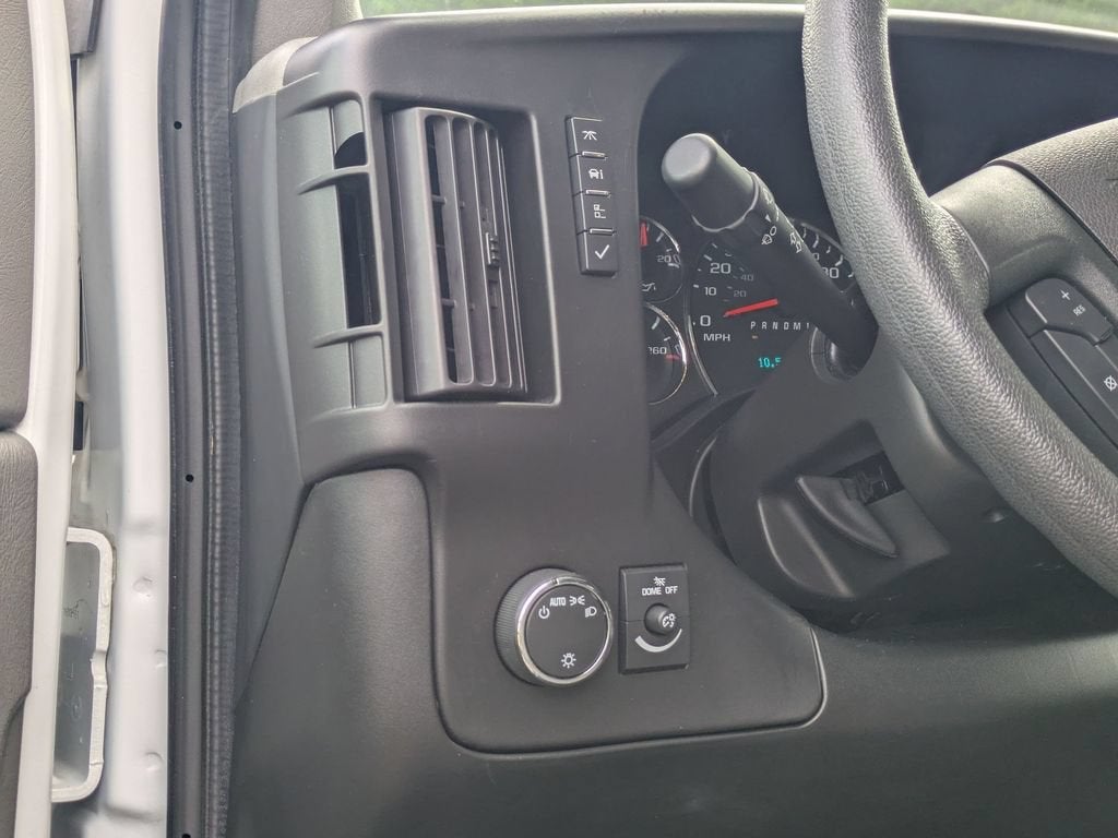 2023 Chevrolet Express Passenger 3500 1LS