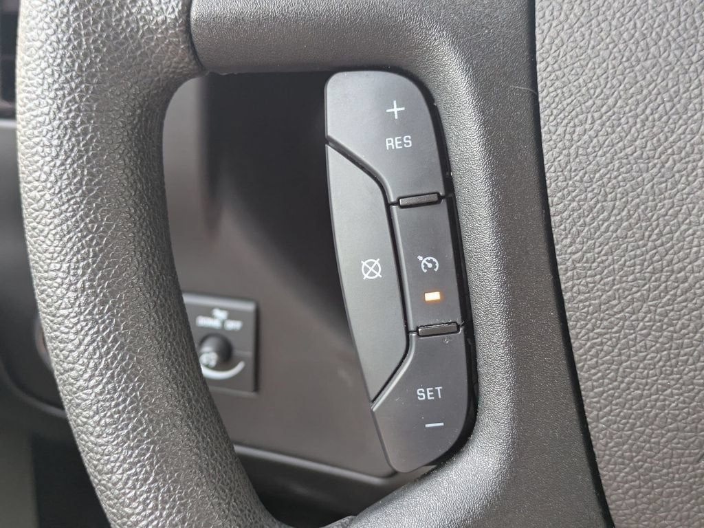 2023 Chevrolet Express Passenger 3500 1LS