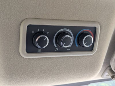 2023 Chevrolet Express Passenger 3500 1LS