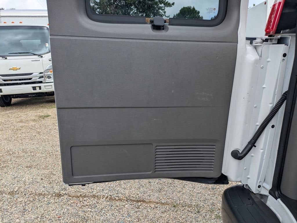 2023 Chevrolet Express Passenger 3500 1LS
