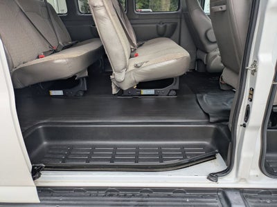 2023 Chevrolet Express Passenger 3500 1LS