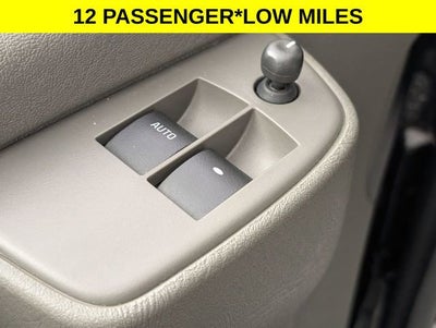 2024 Chevrolet Express Passenger 3500 1LT