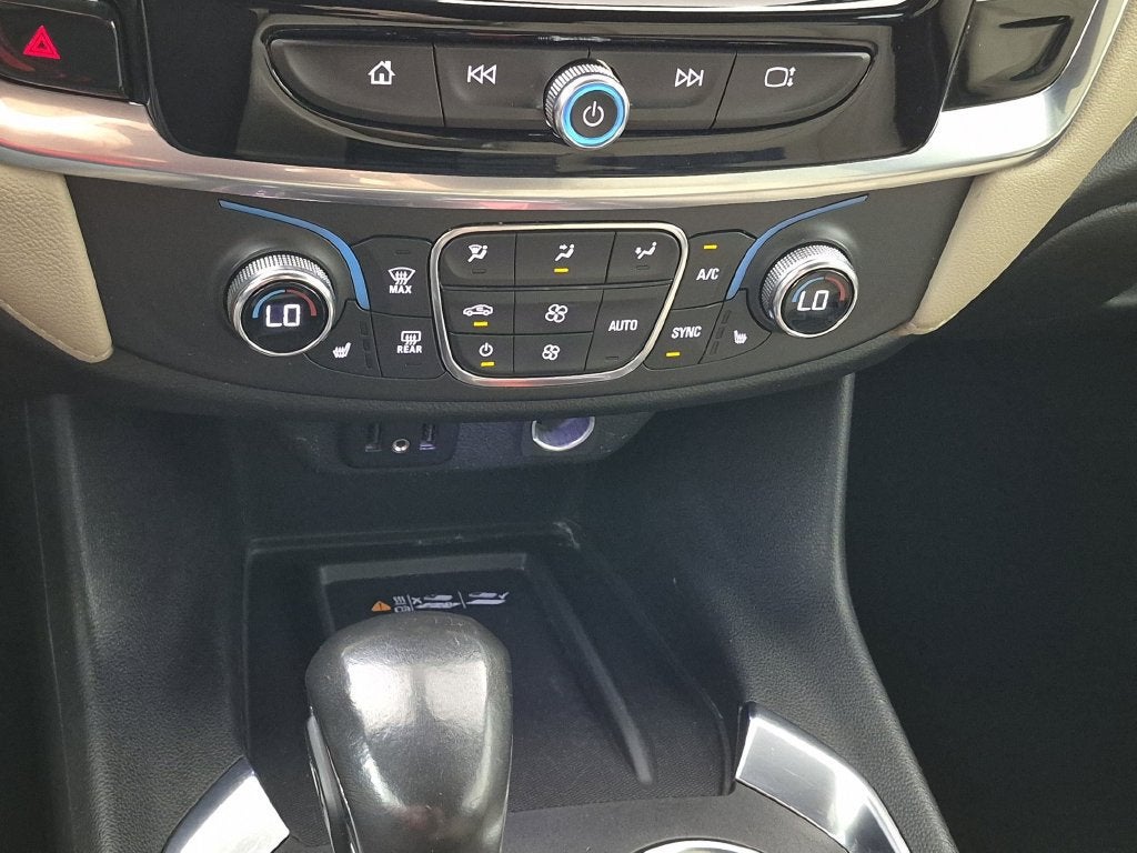2022 Chevrolet Traverse LT Leather