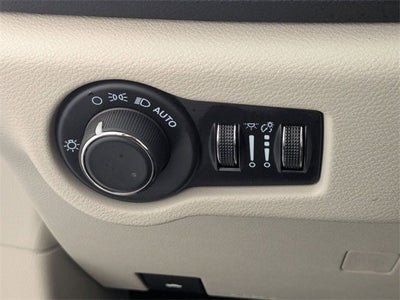 2024 Chrysler Voyager LX