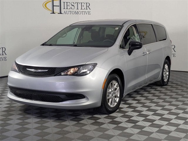 2024 Chrysler Voyager LX