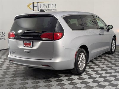 2024 Chrysler Voyager LX