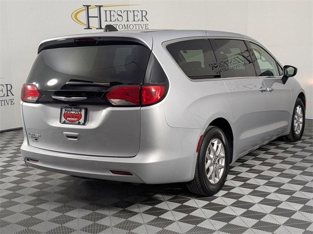 2024 Chrysler Voyager LX