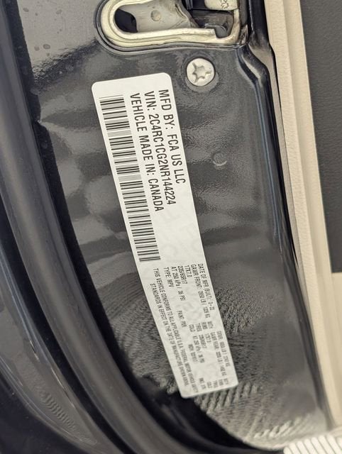 2022 Chrysler Voyager LX