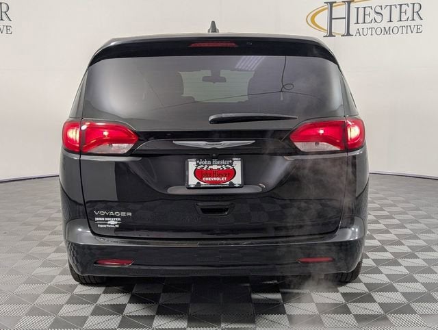 2022 Chrysler Voyager LX