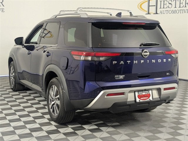2022 Nissan Pathfinder SL