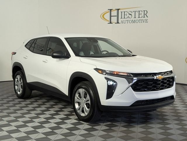 2025 Chevrolet Trax LS