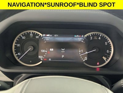 2023 Land Rover Defender SE