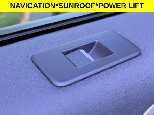 2023 Land Rover Discovery S