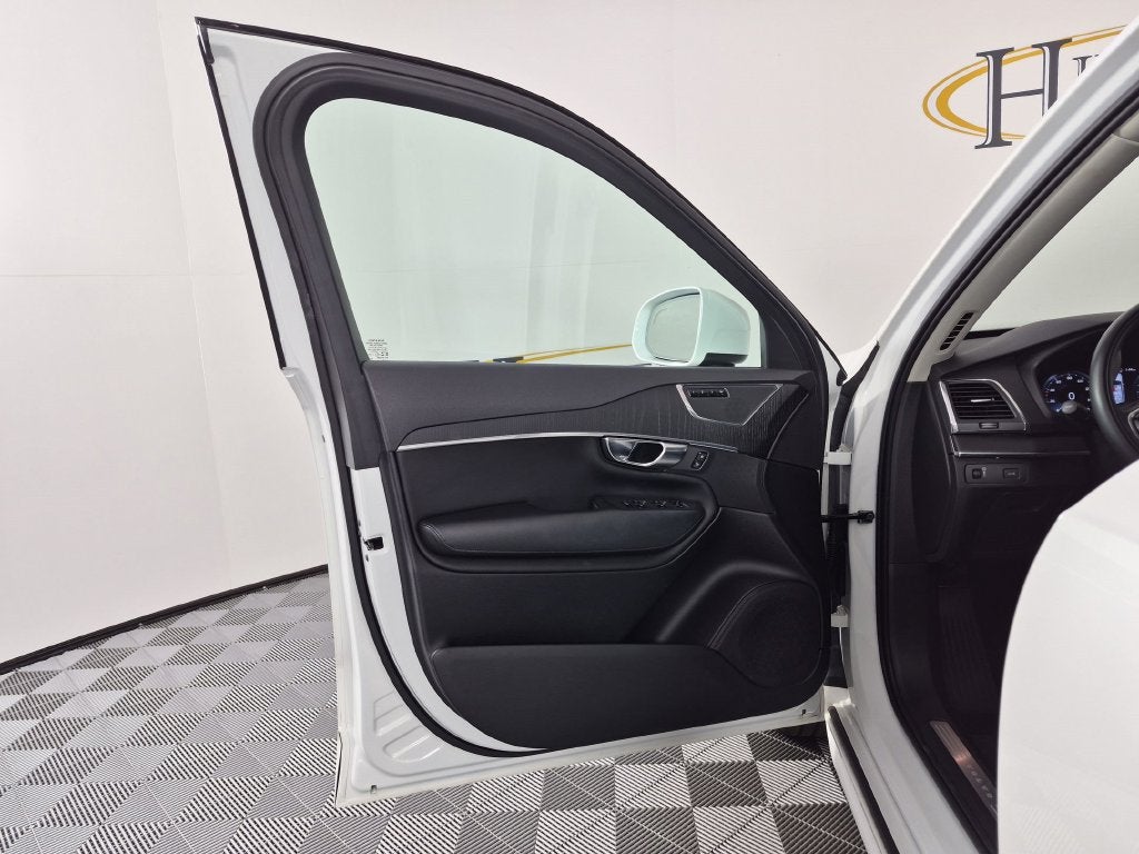 2020 Volvo XC90 T5 Momentum 7 Passenger