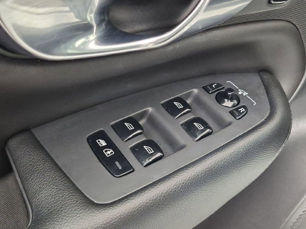 2020 Volvo XC90 T5 Momentum 7 Passenger