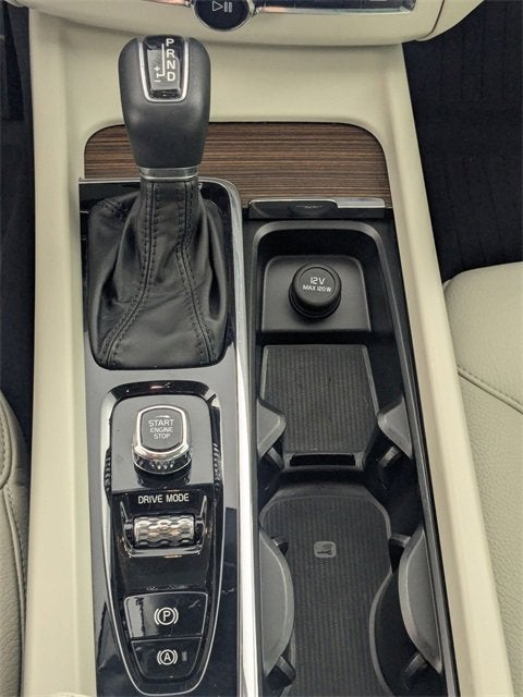 2021 Volvo XC60 Momentum