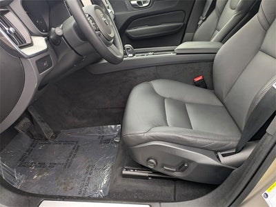 2025 Volvo XC60 Plus