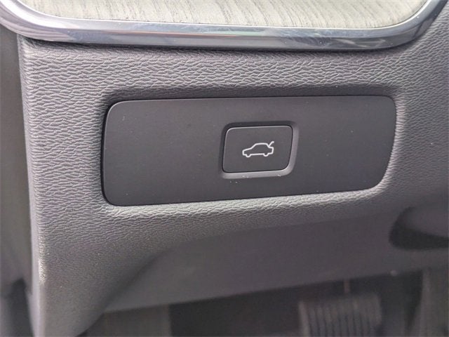 2025 Volvo XC60 Plus