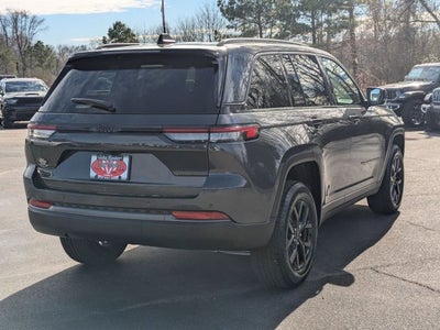 2026 Jeep Grand Cherokee Laredo