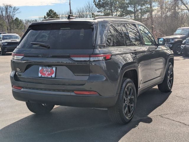 2026 Jeep Grand Cherokee Laredo