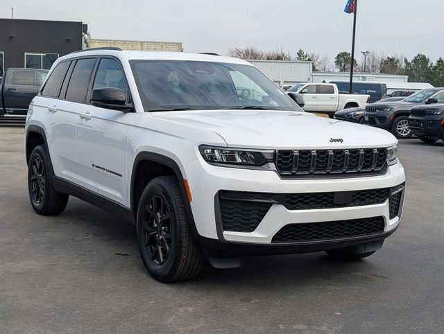 2026 Jeep Grand Cherokee Laredo