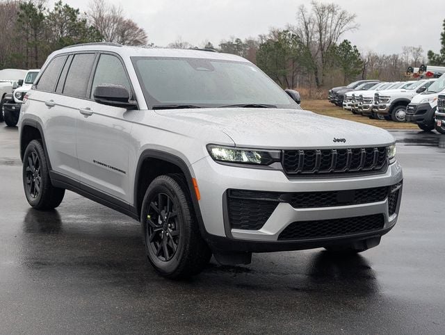 2026 Jeep Grand Cherokee Laredo