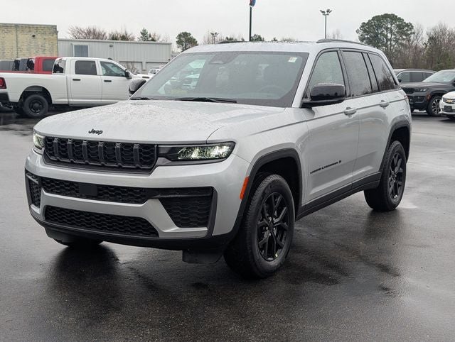 2026 Jeep Grand Cherokee Laredo