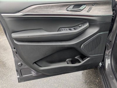 2025 Jeep Grand Cherokee Overland