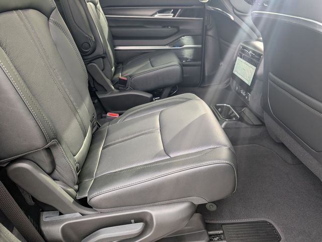 2026 Jeep Grand Wagoneer L Base