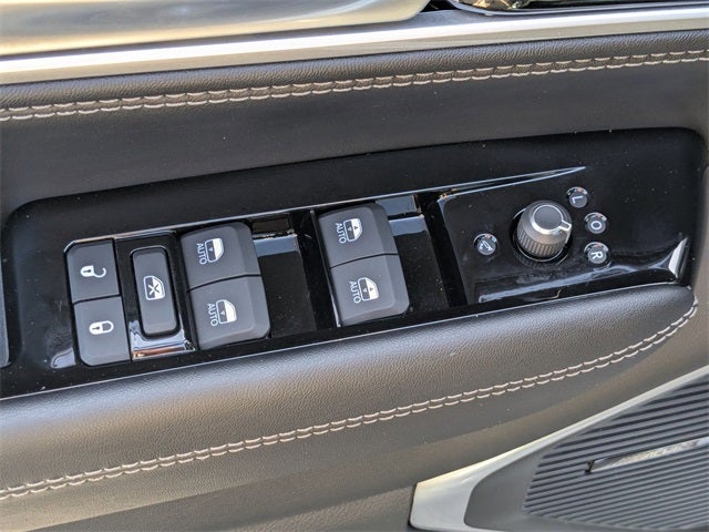 2026 Jeep Grand Wagoneer Base