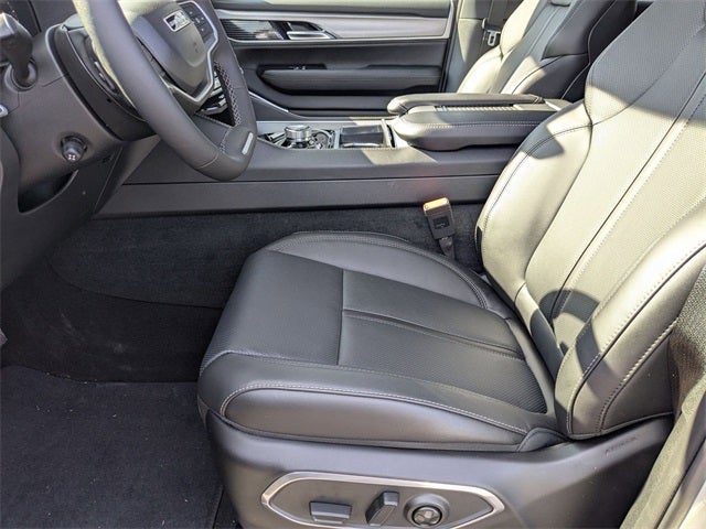 2026 Jeep Grand Wagoneer Base