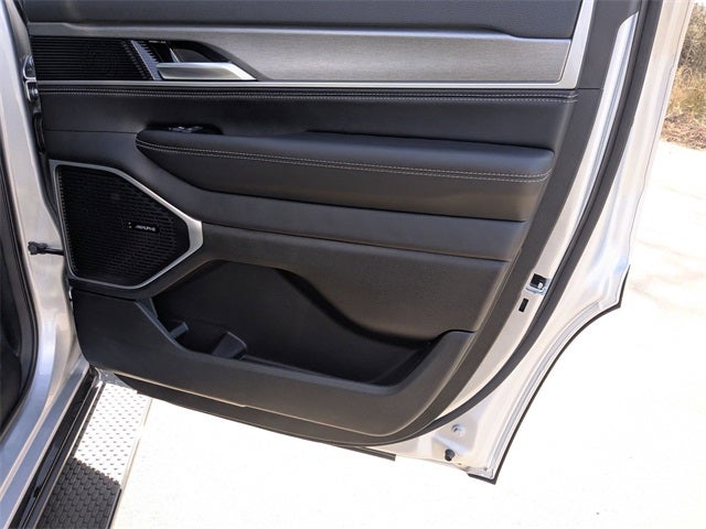 2026 Jeep Grand Wagoneer Base