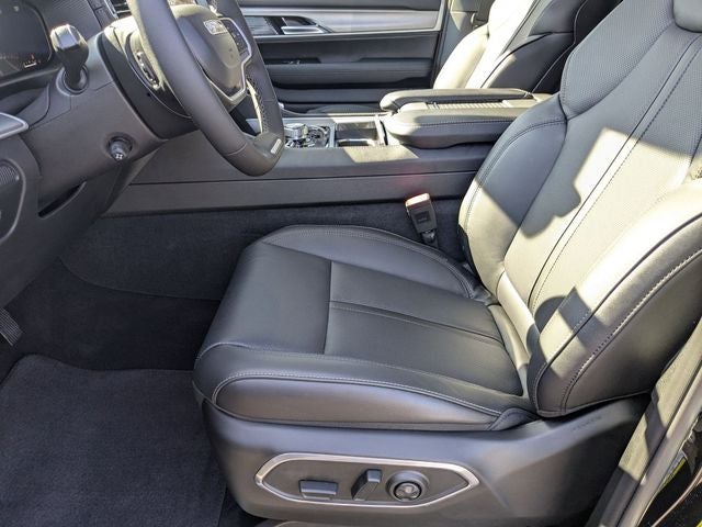 2026 Jeep Grand Wagoneer Base