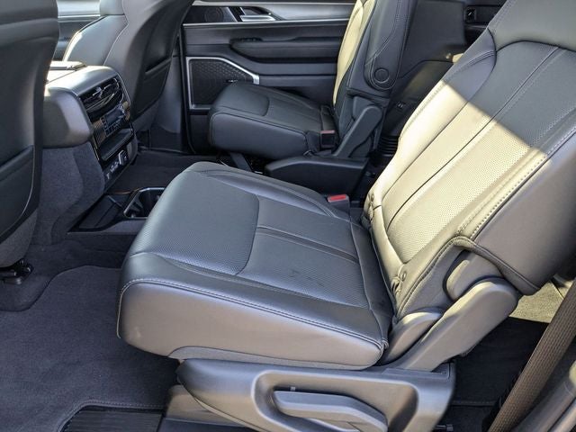 2026 Jeep Grand Wagoneer Base