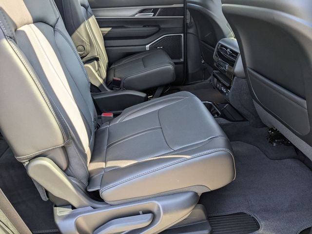 2026 Jeep Grand Wagoneer Base