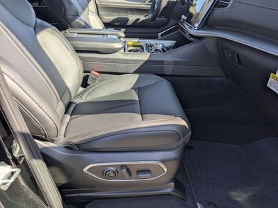 2026 Jeep Grand Wagoneer Base