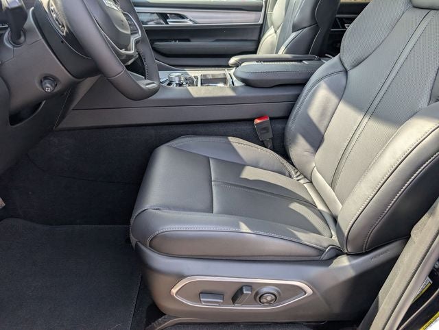 2026 Jeep Grand Wagoneer Altitude