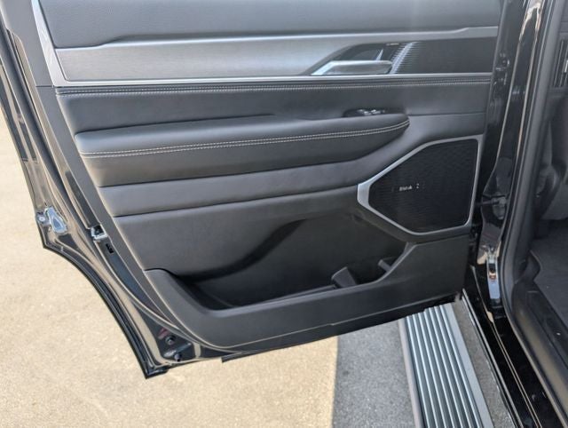 2026 Jeep Grand Wagoneer Altitude