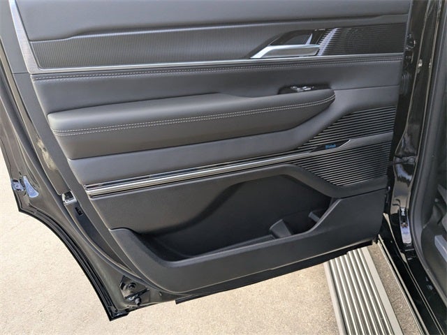 2026 Jeep Grand Wagoneer Base