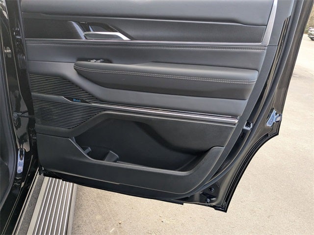 2026 Jeep Grand Wagoneer Base