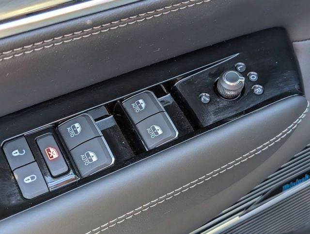 2026 Jeep Grand Wagoneer Base