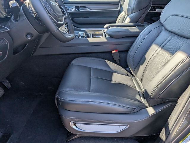 2026 Jeep Grand Wagoneer Base