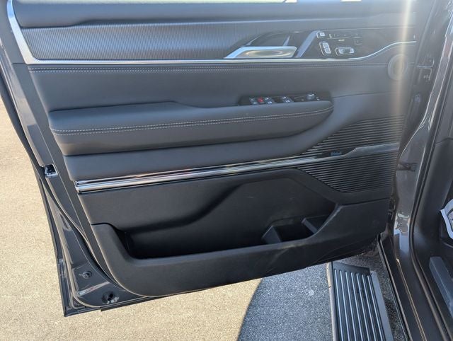 2026 Jeep Grand Wagoneer Base