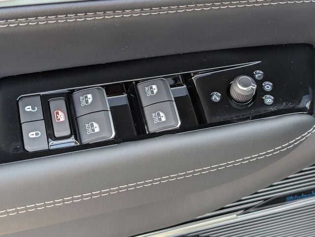 2026 Jeep Grand Wagoneer Base