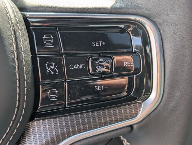 2026 Jeep Grand Wagoneer Base